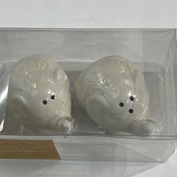 Distant Lands Valencia Salt‎ & Pepper Shaker Elephants Gray Ceramic - Picture 10 of 11